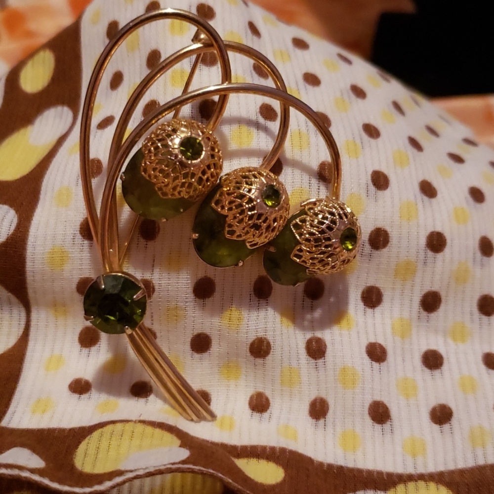 Vintage Sarah Coventry brooch